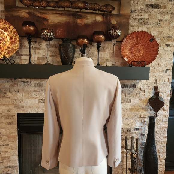 NWOT Kasper Women's Tan Button Front Blazer Size 4 - Picture 3 of 6